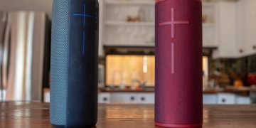Google Smart Speaker Review