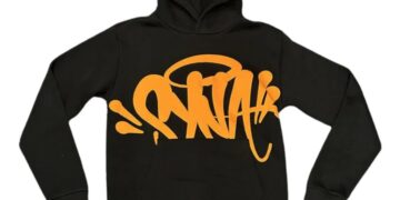 Syna World Hoodie